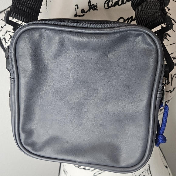 No boundaries square crossbody bag - Picture 2 of 7